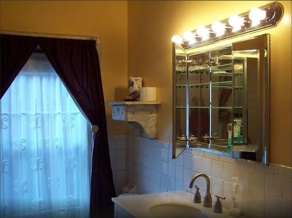 ホテル Upper West Side Brownstone ニューヨーク 3*,